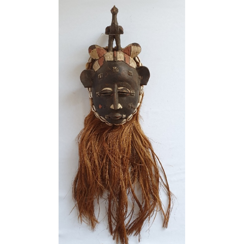 Afrikaans houten masker met haar